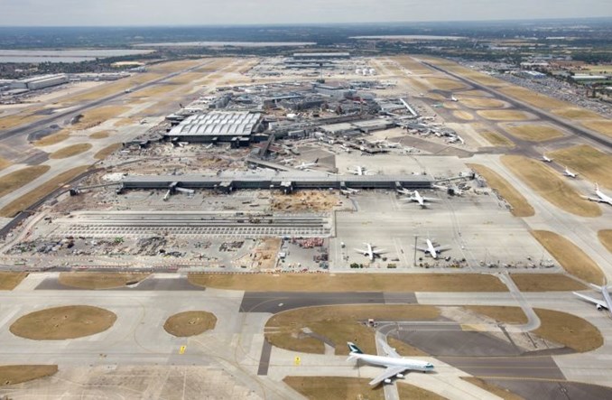 Opłaty na Heathrow będą spadać. IATA: Dwa kroki w tył i tylko jeden do przodu