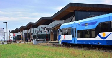 Olsztyn-Mazury: Rośnie liczba połączeń kolejowych na lotnisko