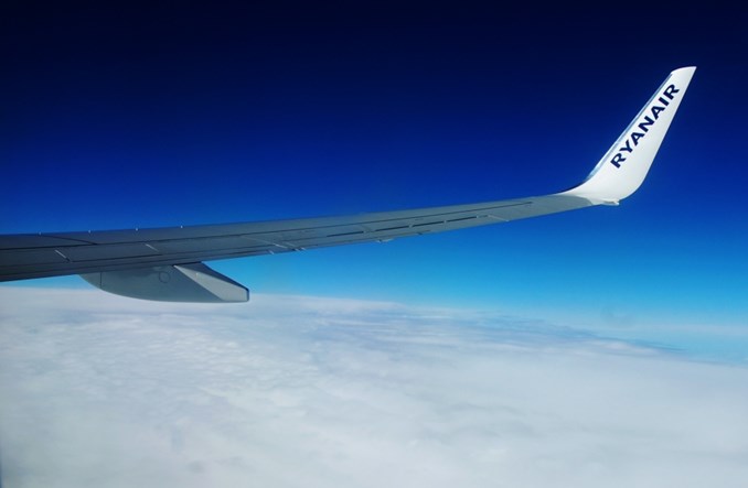 Średni koszt biletu w Ryanair to 40 euro. Ile u konkurencji?