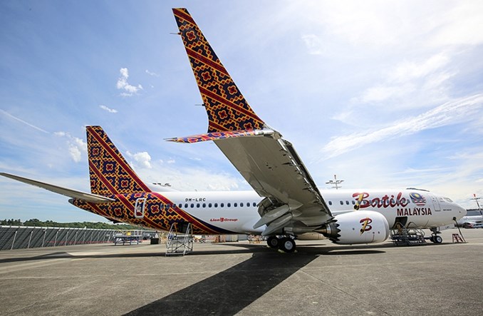 Na nowe Boeingi 737 MAX czeka się cztery lata