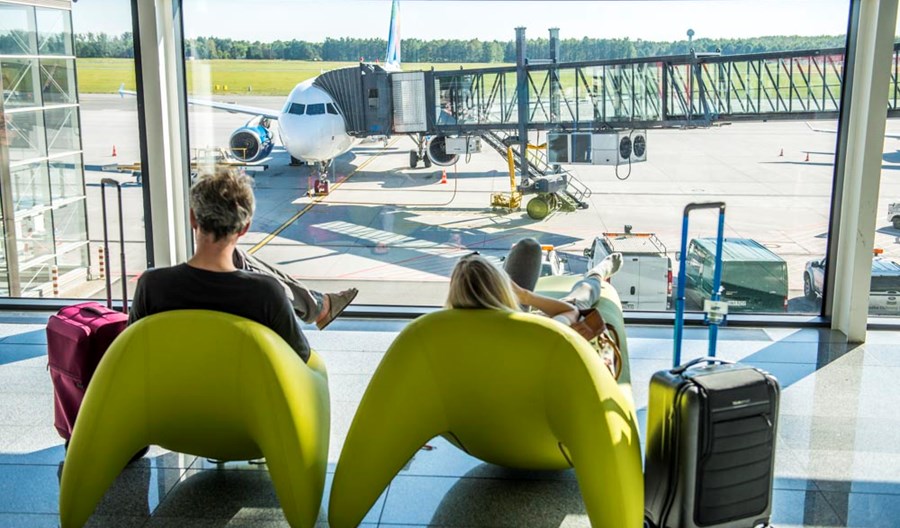 Jak zarobić na lotnisku w erze coraz niższych opłat lotniskowych