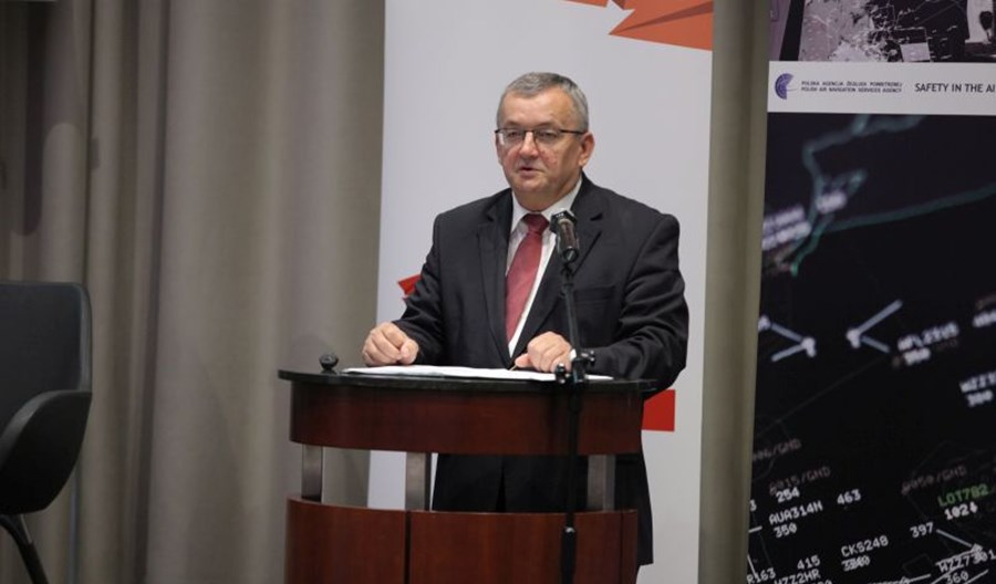 Minister Adamczyk otworzył Forum Lotnicze 2017 Minister Adamczyk otworzył Forum Lotnicze 2017