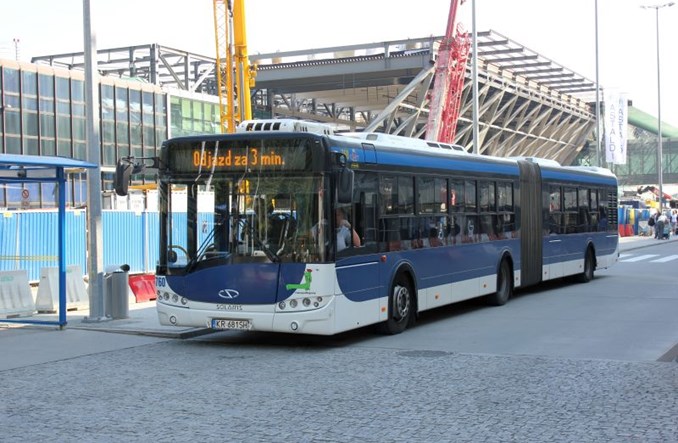 Na krakowskie lotnisko autobusami zamiast części pociągów