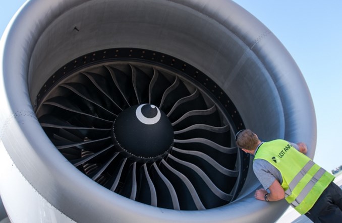 Dlaczego mechanik „na starcie”, a nie pilot decyduje o starcie samolotu?