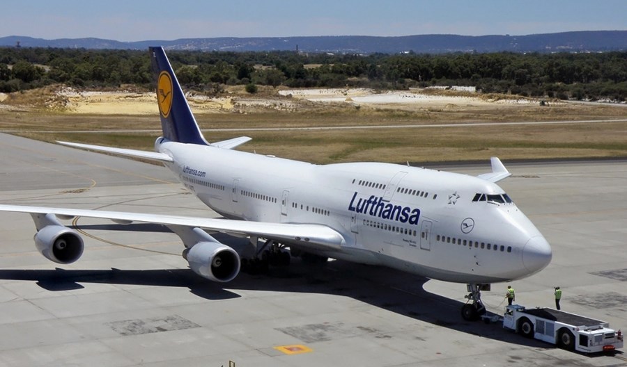 Lufthansa wdraża drugi etap restrukturyzacji. Redukcja 20 proc. kadry kierowniczej i 22 samolotów Lufthansa wdraża drugi etap restrukturyzacji. Redukcja 20 proc. kadry kierowniczej i 22 samolotów