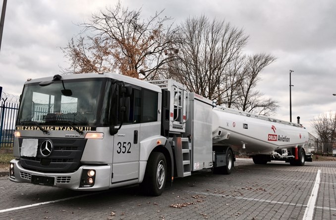 Orlen Aviation: Pierwsza z nowych autocystern już na Lotnisku Chopina