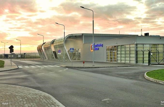 Radom: Przetarg na wydłużenie pasa startowego przesunięty na kwiecień