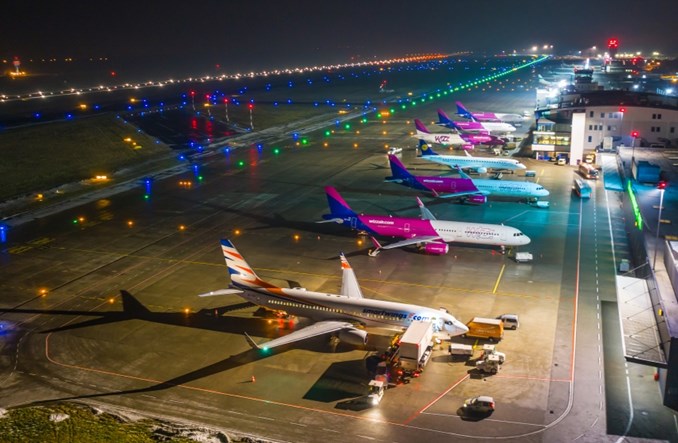 Statystyka w oku kamery na Katowice Airport 