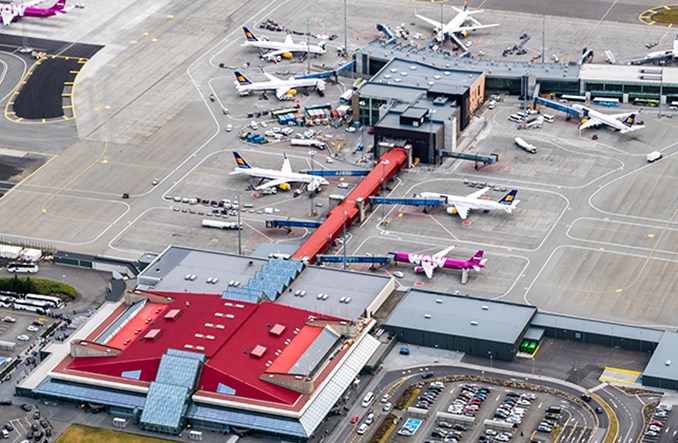 Islandia: Lotnisko Keflavik pęka w szwach