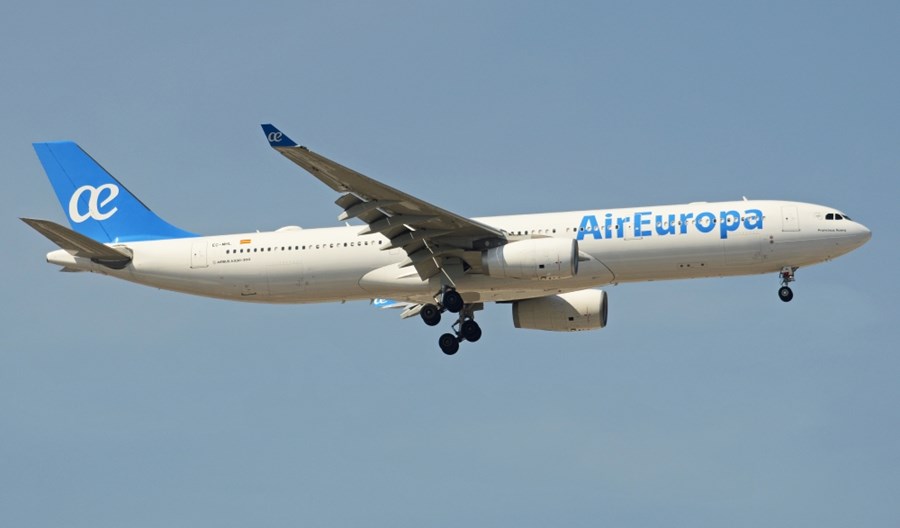 IAG przejmuje Air Europa za 500 mln euro. Konsolidacja zwiększy znaczenie Madrytu IAG przejmuje Air Europa za 500 mln euro. Konsolidacja zwiększy znaczenie Madrytu
