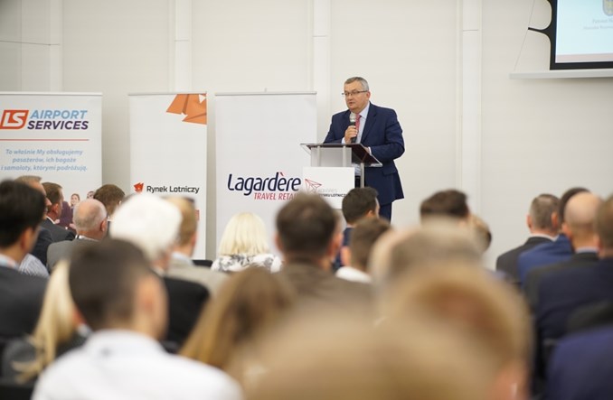 W Warszawie ruszył Kongres Rynku Lotniczego. Otworzył go Andrzej Adamczyk