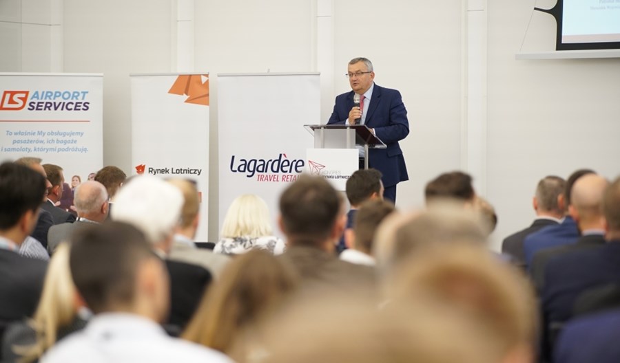 W Warszawie ruszył Kongres Rynku Lotniczego. Otworzył go Andrzej Adamczyk W Warszawie ruszył Kongres Rynku Lotniczego. Otworzył go Andrzej Adamczyk