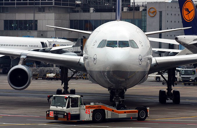 Frankfurt zamknął i dostosował pas startowy do uziemionych samolotów Lufthansy 