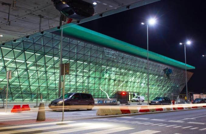 Prąd coraz droższy. Lotniska regionalne mają problem