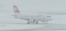 Obfite opady śniegu sparaliżowały część ruchu lotniczego 