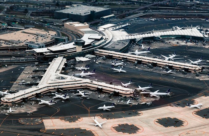 Drony na krótko sparaliżowały lotnisko w Newark 