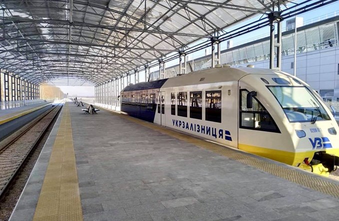 Kijów: Pociągi na lotnisko Boryspol przewiozły 200 tys. pasażerów