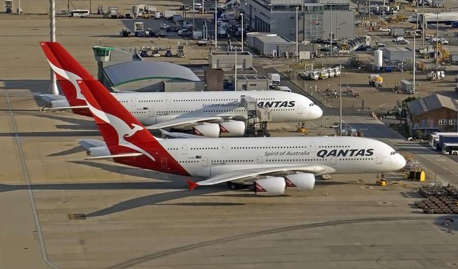 Qantas reagują na restrykcje i spadek popytu. 2500 osób straci pracę na dwa miesiące Qantas reagują na restrykcje i spadek popytu. 2500 osób straci pracę na dwa miesiące