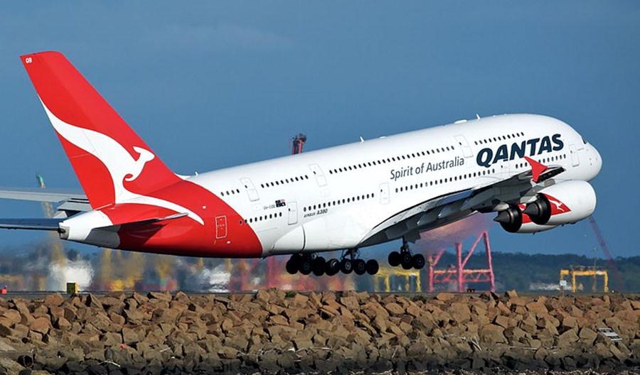 Qantas i Jetstar zawieszają loty międzynarodowe Qantas i Jetstar zawieszają loty międzynarodowe