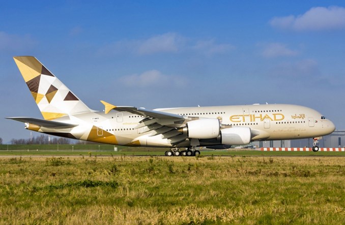 Etihad reinicia su tercer A380.  Él está en su camino a Europa