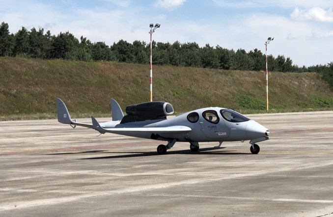 Nowy FLARIS LAR1 MALE poleci jeszcze w tym roku