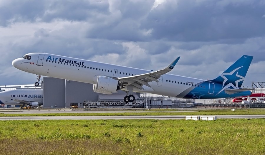 Air Canada przejmie Air Transat za prawie trzy razy mniejszą kwotę Air Canada przejmie Air Transat za prawie trzy razy mniejszą kwotę