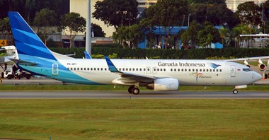 Indonezja podnosi opłaty paliwowe na lotach krajowych 