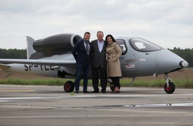 Długie loty Flarisa