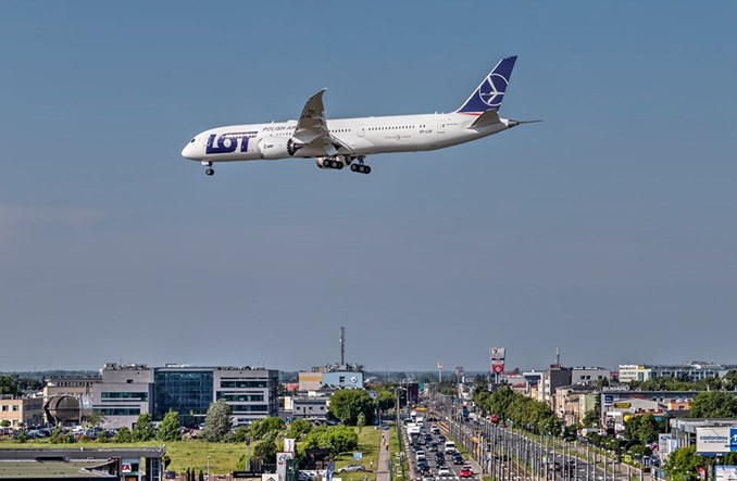 LOT: Dreamlinery wylądują w najtrudniejszych warunkach pogodowych