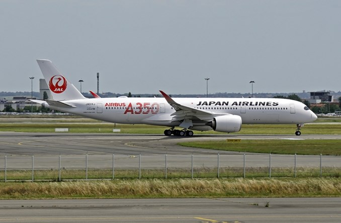 Japan Airlines „chroni” pasażerów przed... towarzystwem małych dzieci