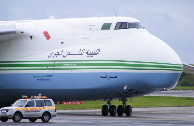 Libijski An-124 zniszczony. Ukraińcy aresztują pięć rosyjskich „Rusłanów”