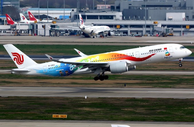 Chiński rynek lotniczy notuje niespotykane spadki