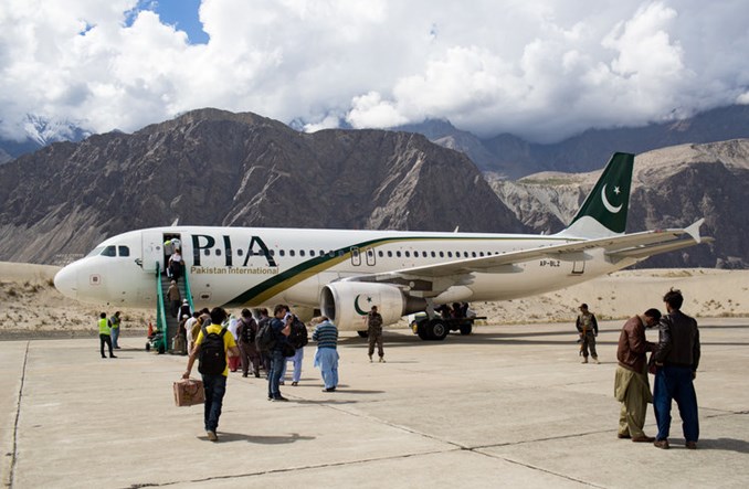 PIA zwolnią połowę pracowników i zlikwidują nierentowne trasy