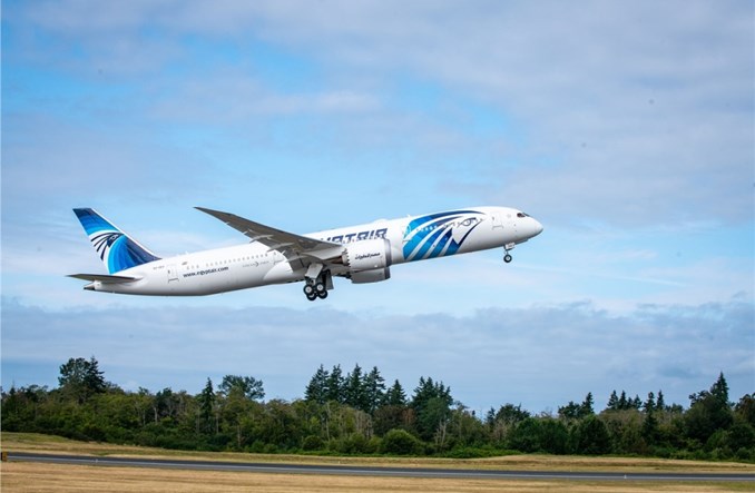 Dreamliner EgyptAir poleci bezpośrednio z Sydney do Kairu