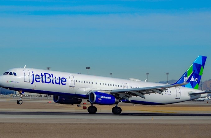 JetBlue z wymogiem osłon na twarz dla pasażerów
