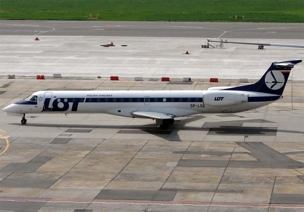 Embraer ERJ-145 w barwach PLL LOT