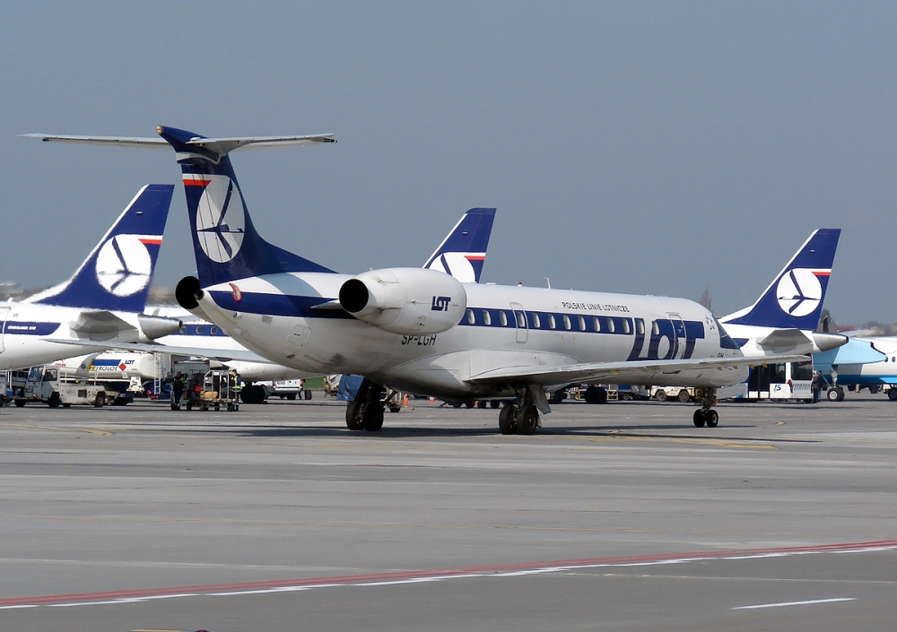 Embraer ERJ-145 w barwach PLL LOT