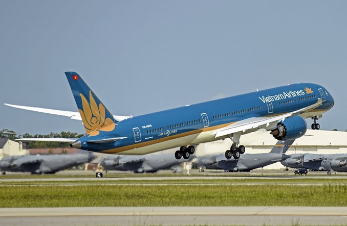 Z Los Angeles do Sajgonu i Bangkoku, z Paryża do Sydney. Pasażerów nie brakuje, ale czy warto latać bezpośrednio?