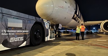 LS Airport Services – nosorożec indyjski obsłużył pierwszy rejs PLL LOT do Delhi 