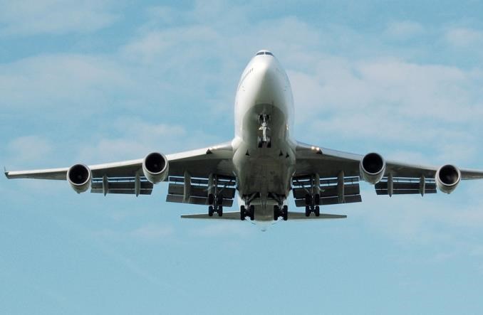 Wiceminister rozwoju: Od 1 października pozytywne zmiany w zakazie lotów