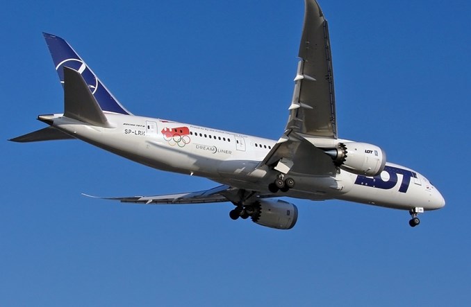 LOT redukuje liczbę połączeń do Włoch i Seulu. Popyt spada przez koronawirus