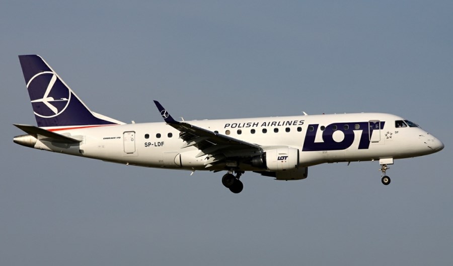 LOT przedłuża bezpłatną zmianę rezerwacji do 31 marca 2021 roku LOT przedłuża bezpłatną zmianę rezerwacji do 31 marca 2021 roku