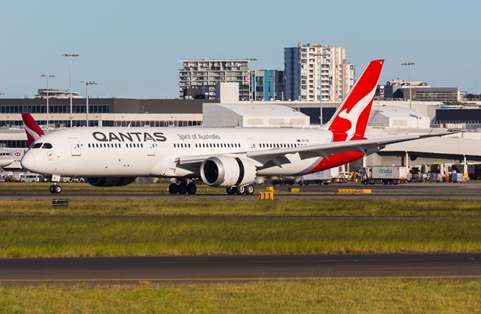 Nowa fala zachorowań torpeduje plany Qantas i Virgin Australia