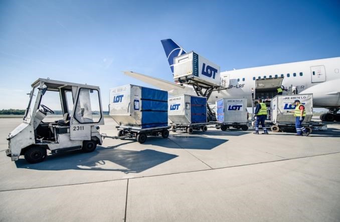 IATA: Wojna handlowa USA – Chiny uderza w lotnicze cargo