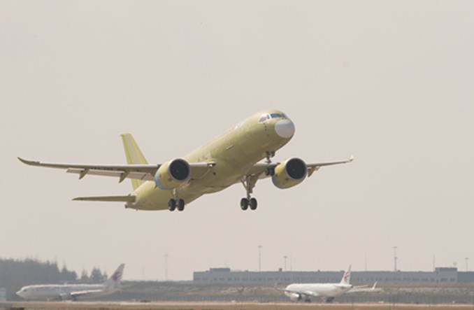 COMAC coraz bliżej zakończenia testów. Piąty model już na niebie