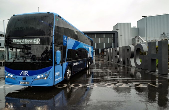 Piętrowe autobusy na trasie Glasgow – Edinburgh Airport