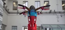 Testy dronów wystrzeliwanych z dział pneumatycznych  