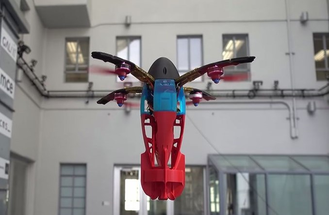 Testy dronów wystrzeliwanych z dział pneumatycznych  