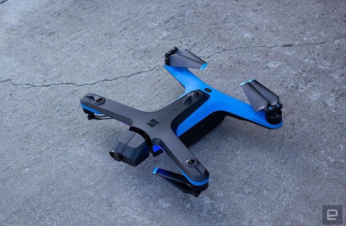 Na rynku debiutują drony z systemem autonomicznego autopilota