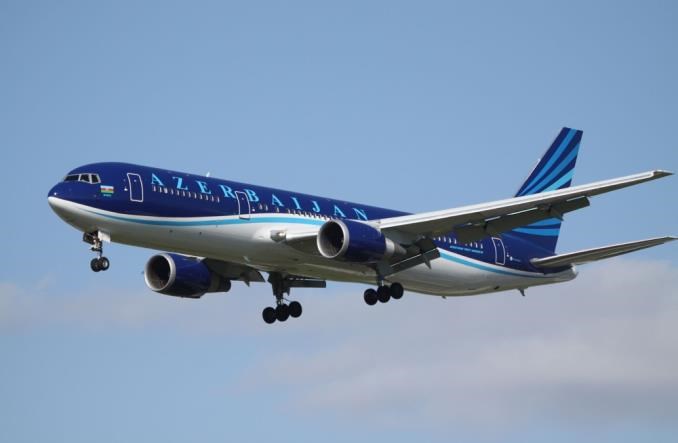 Azerbaijan Airlines powiększają flotę. Chcą współpracować z Boeingiem
